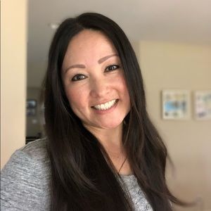 Meet your Posher, Jennifer from the Aloha State!